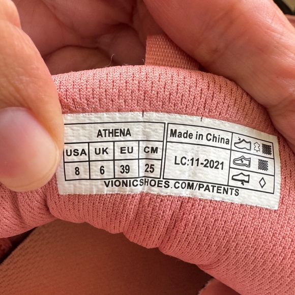 Vionic Athena Zip sneaker, size 8 - Picture 3 of 15